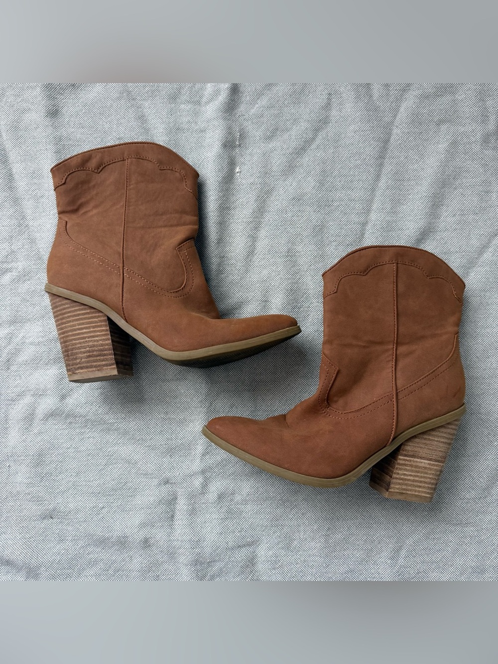 Dolce Vita Nikson Brown Leather Western Block Heel Boots